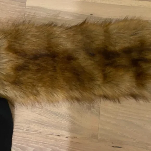 The Limited Black Scarf w Brown Faux Fur Detailing - Picture 3 of 4